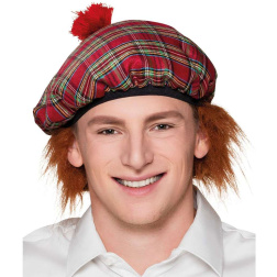 Červená škótska baretka s ryšavými vlasmi